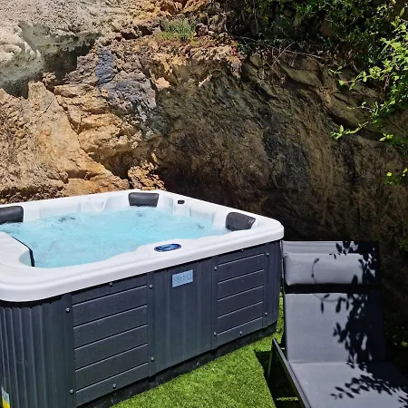 Tatil Evi Charme, Jacuzzi Et Escapade En 2cv Villeneuve-dʼAllier
