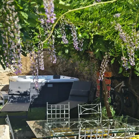 Charme, Jacuzzi Et Escapade En 2cv * Villeneuve-dʼAllier